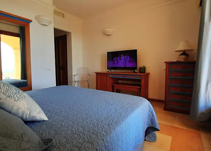 Golf & Sea Is Molas Appartamento *