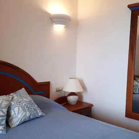 Golf & Sea Is Molas Apartment *