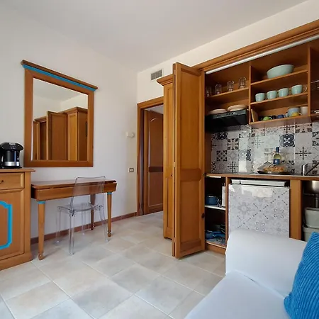 Golf & Sea Is Molas Apartment *