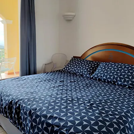 Golf & Sea Is Molas Apartment