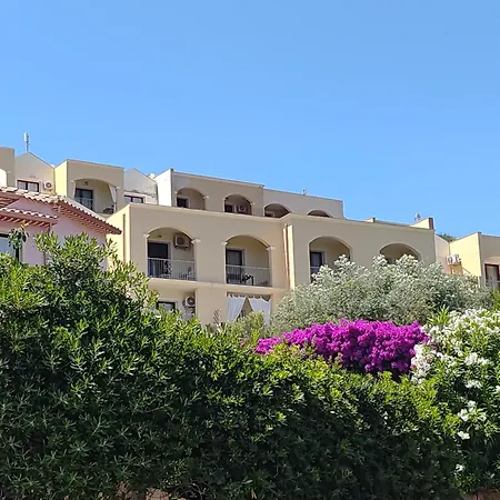 Golf & Sea Is Molas Apartment